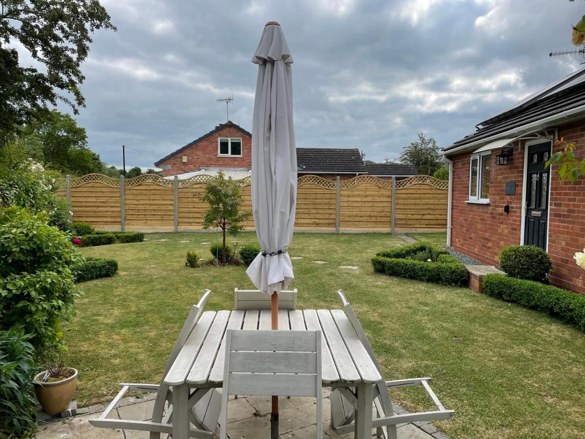 The Hideaway Villa Stratford-upon-Avon Exterior foto